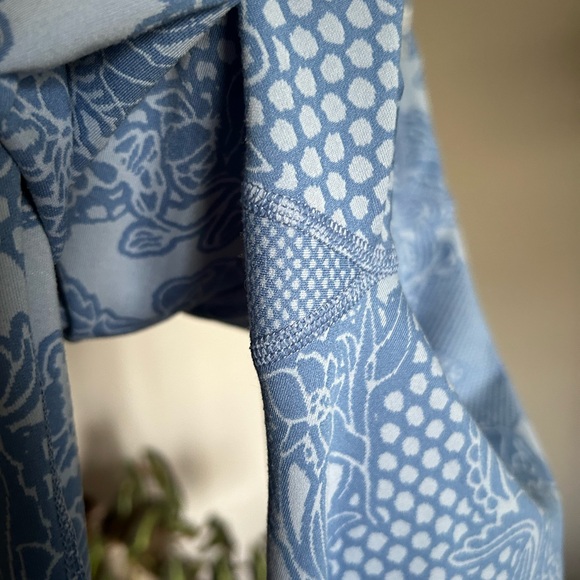 Printed Nike Dri-fit leggings in EUC - Picture 7 of 8